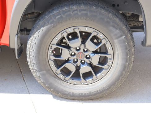 Used 2023 Nissan Frontier PRO-4X w/ Pro-4X Premium Package AWD/4WD image 29