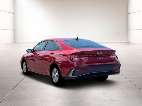 New 2026 Hyundai Elantra SE image 5
