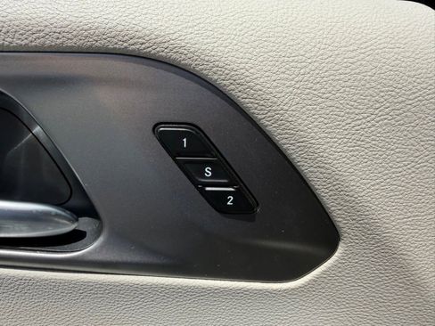 Used 2024 Chrysler Pacifica Touring-L FWD image 20