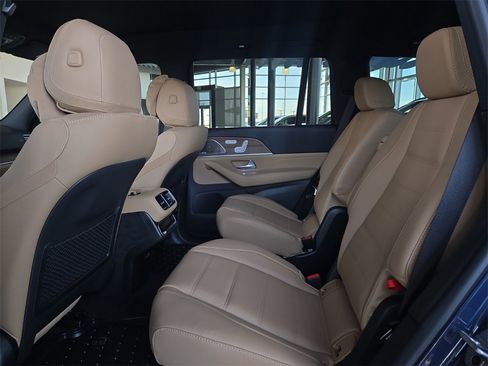 New 2026 Mercedes-Benz GLS 580 4MATIC image 11