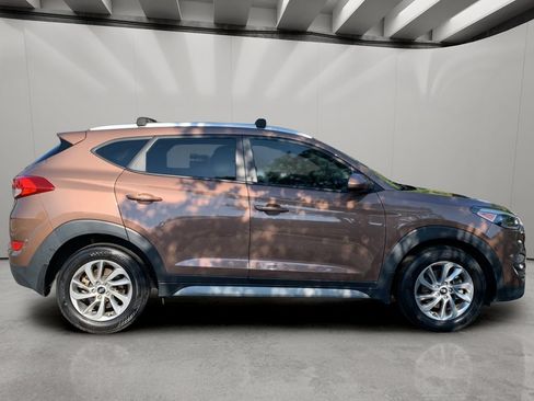 Used 2017 Hyundai Tucson SE w/ SE Popular Package 02 FWD image 6