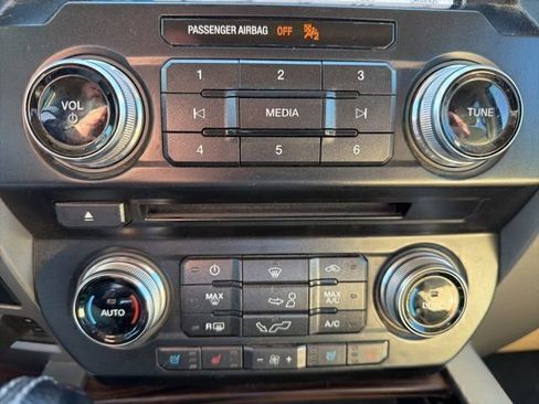 Used 2016 Ford F150 Lariat image 9