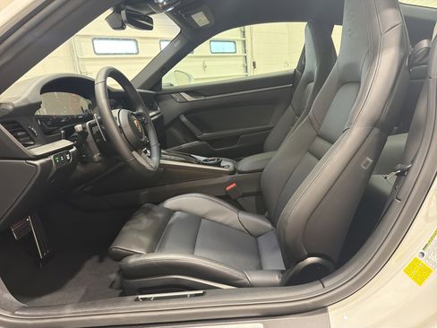 Used 2026 Porsche 911 Carrera RWD image 24