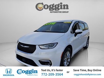 Used 2023 Chrysler Pacifica Touring-L