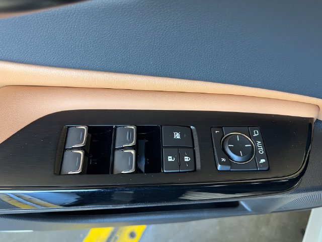 Certified 2025 Lexus ES 300h w/ Premium Package FWD image 34