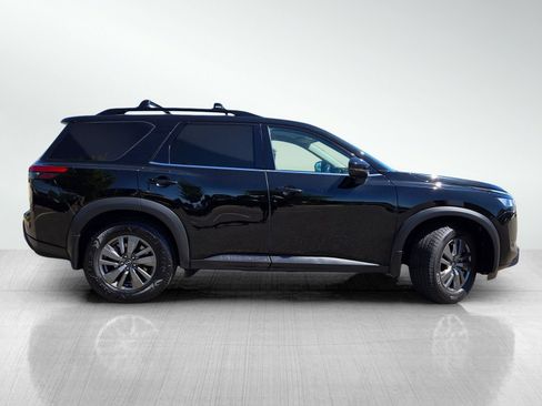 Used 2022 Nissan Pathfinder SV FWD image 3