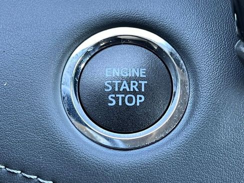 Used 2022 Toyota Highlander XLE AWD/4WD image 28