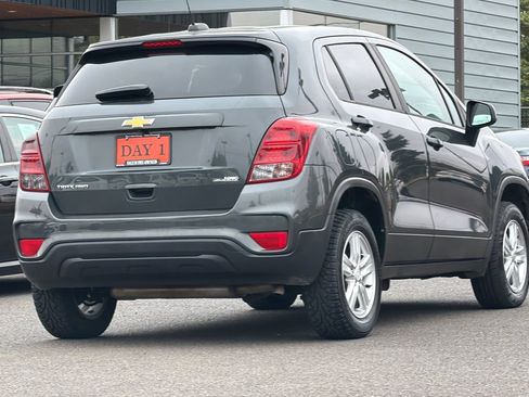 Used 2019 Chevrolet Trax LS w/ Tint and Cruise Package AWD/4WD image 5