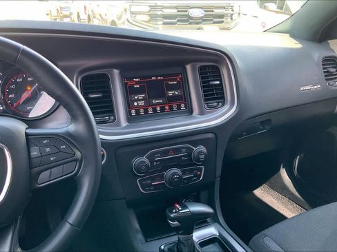 Used 2022 Dodge Charger SXT w/ Blacktop Package image 7