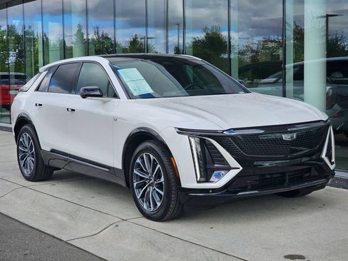Certified 2024 Cadillac Lyriq Sport AWD/4WD image 7