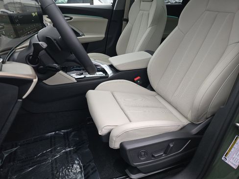 Certified 2025 Audi Q5 Prestige image 38