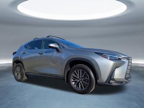 Used 2023 Lexus NX 250 FWD image 2