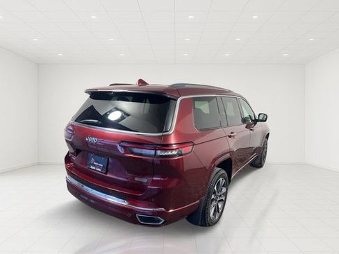 Used 2023 Jeep Grand Cherokee L Overland w/ Advanced Protech Group III AWD/4WD image 5