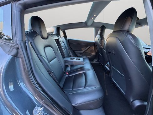 Used 2022 Tesla Model 3 Long Range image 37
