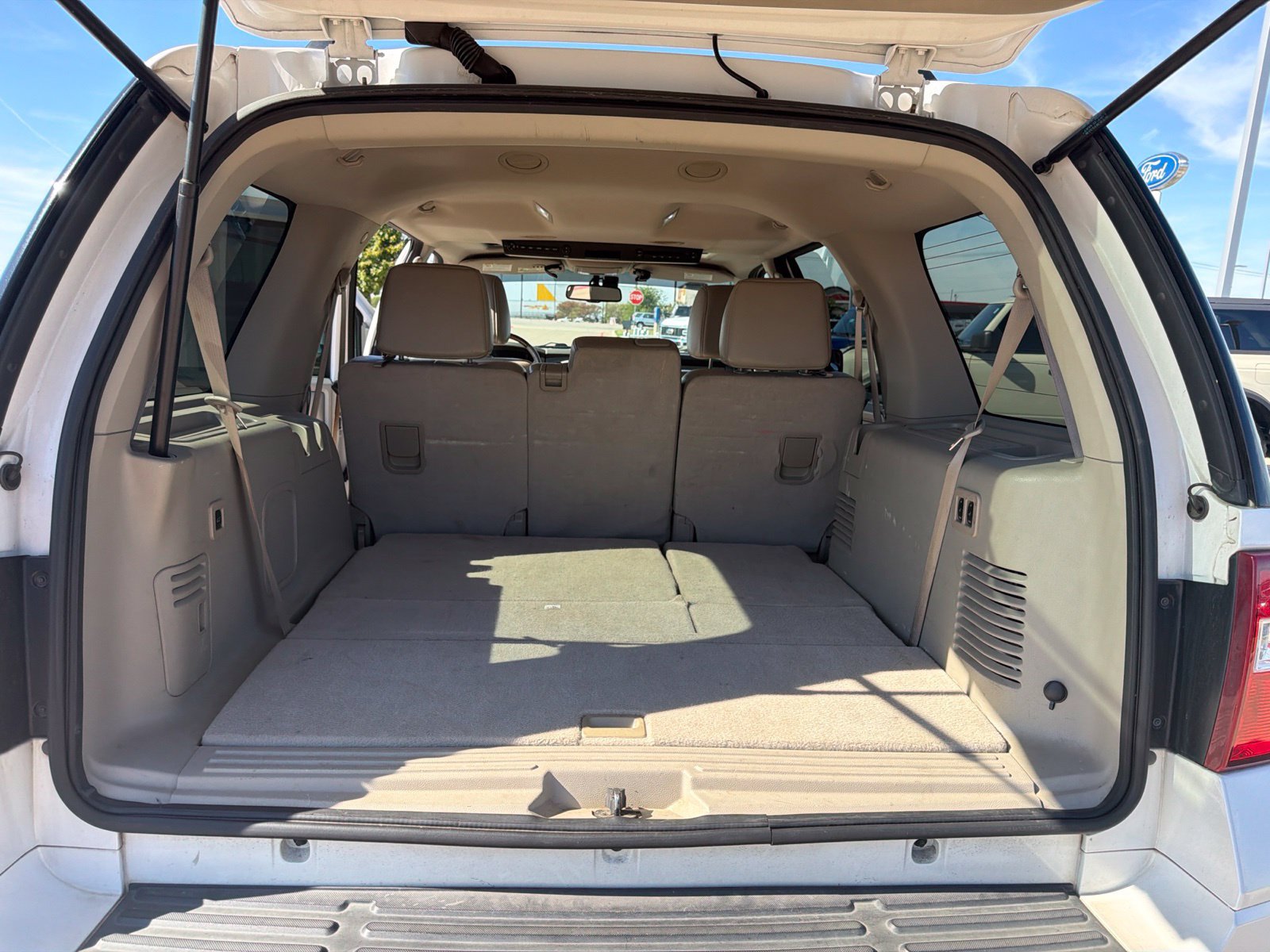Used 2010 Ford Expedition Limited RWD image 26