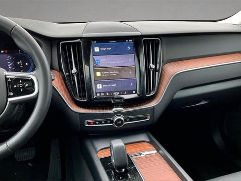 Certified 2024 Volvo XC60 B5 Plus w/ Climate Package image 9