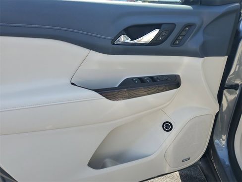 Used 2021 GMC Acadia Denali w/ Denali Ultimate Package image 18