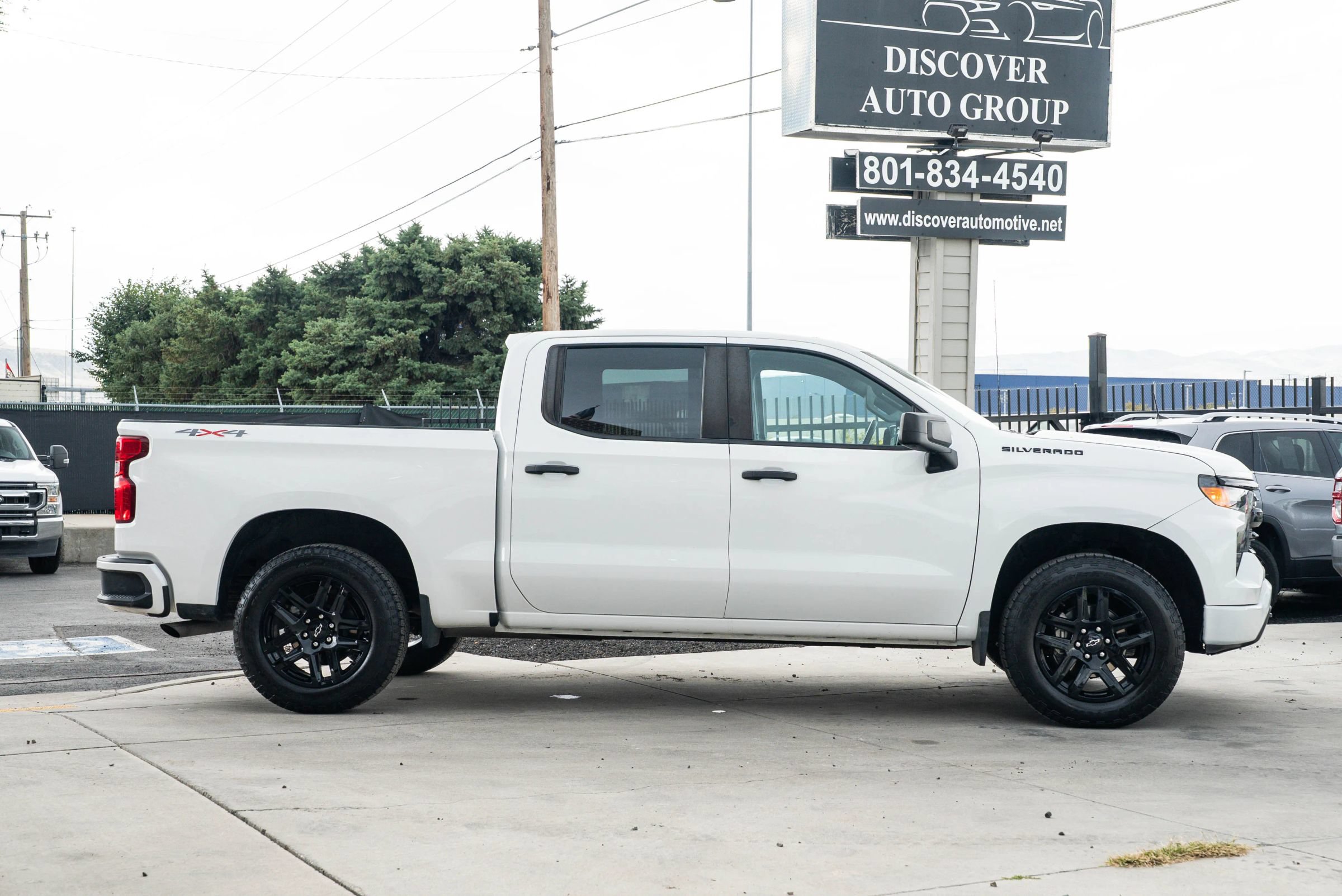 Used 2024 Chevrolet Silverado 1500 Custom w/ LPO, Dark Essentials Package AWD/4WD image 11