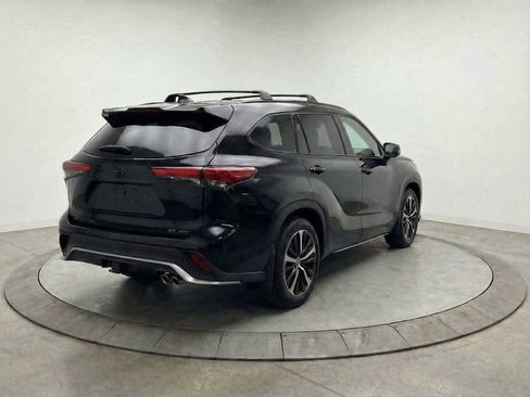 Used 2022 Toyota Highlander XSE image 8