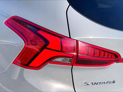 Used 2023 Hyundai Santa Fe SEL Premium image 28