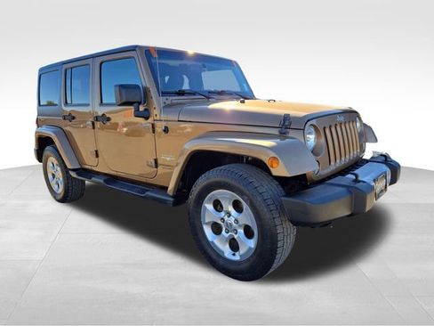 Used 2015 Jeep Wrangler Unlimited Sahara w/ Connectivity Group AWD/4WD image 1
