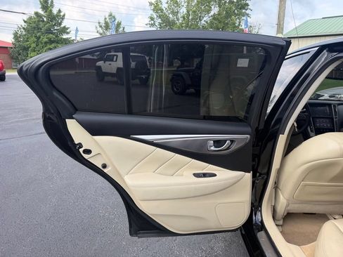 Used 2016 INFINITI Q50 3.0t Premium w/ Driver Assistance Package RWD image 20