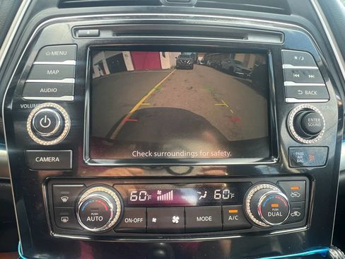 Used 2022 Nissan Maxima SV w/ Floor Mat Group FWD image 25