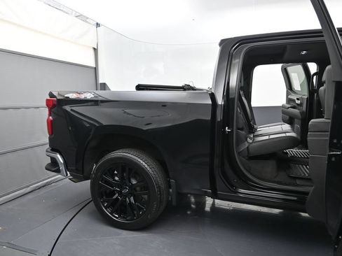 Used 2022 Chevrolet Silverado 1500 LTZ w/ LTZ Premium Package AWD/4WD image 10