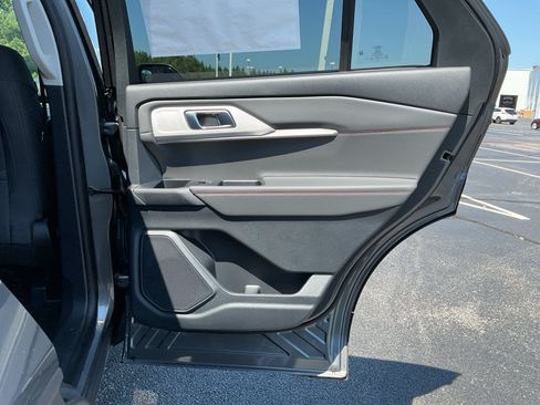 New 2026 Ford Explorer Active RWD image 13