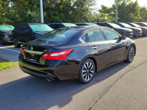 Used 2017 Nissan Altima 2.5 SV FWD image 5