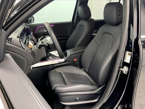 Used 2025 Mercedes-Benz GLB 250 image 7