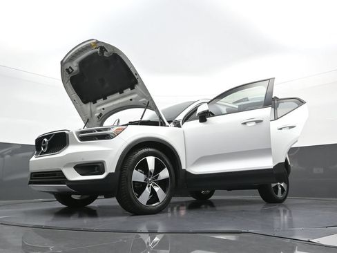 Used 2021 Volvo XC40 T5 Momentum w/ Protection Package Premier AWD/4WD image 38