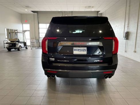 Used 2024 GMC Yukon XL AT4 w/ AT4 Premium Plus Package image 4
