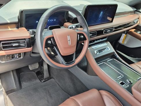Used 2025 Lincoln Aviator Reserve w/ Equipment Group 201A AWD/4WD image 11