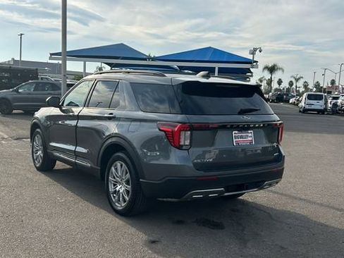 Certified 2025 Ford Explorer Active w/ Active Comfort Package image 5