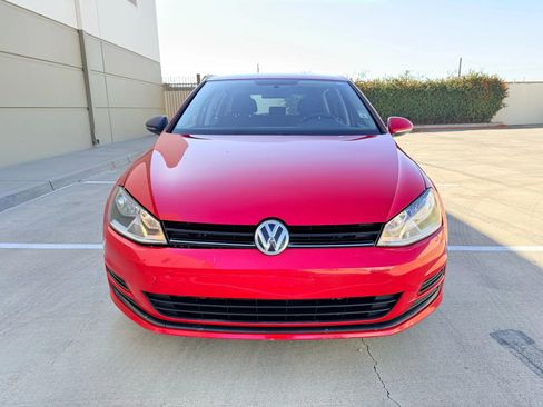 Used 2016 Volkswagen Golf S image 2