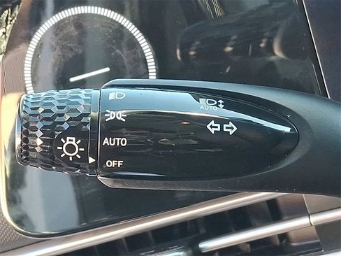 Used 2023 Hyundai Elantra SEL w/ Convenience Package image 26