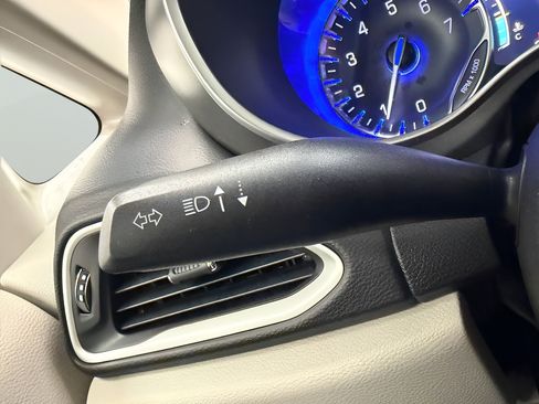 Used 2022 Chrysler Pacifica Touring-L FWD image 18