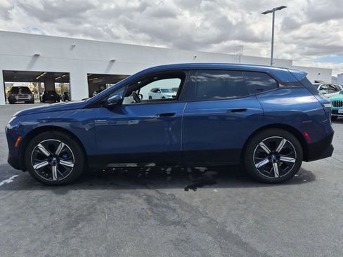 Used 2024 BMW iX xDrive50 w/ Sport Package AWD/4WD image 8