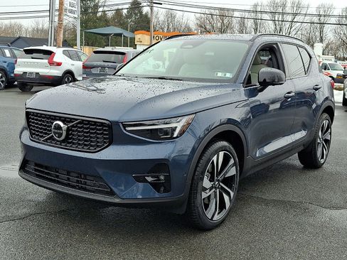 New 2026 Volvo XC40 B5 Ultra w/ Protection Package Premier image 2