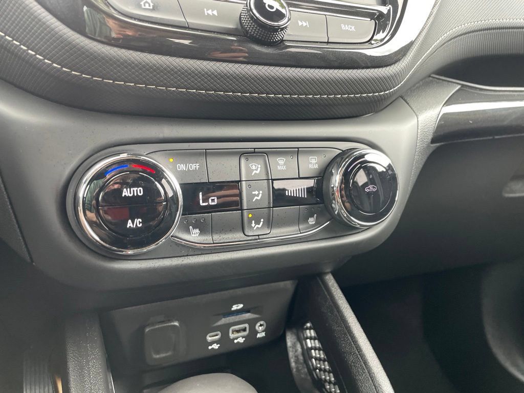 Used 2022 Chevrolet TrailBlazer ACTIV w/ Sun and Liftgate Package AWD/4WD image 30