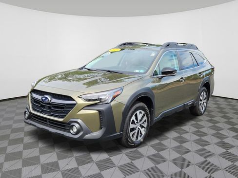 Certified 2025 Subaru Outback Premium AWD/4WD image 2