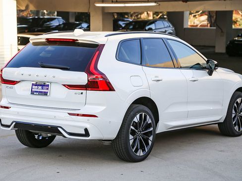 New 2026 Volvo XC60 B5 Ultra image 8