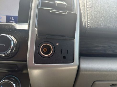 Used 2019 Ford F150 Lariat w/ Equipment Group 502A Luxury AWD/4WD image 30