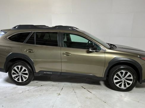 Used 2023 Subaru Outback Premium AWD/4WD image 7