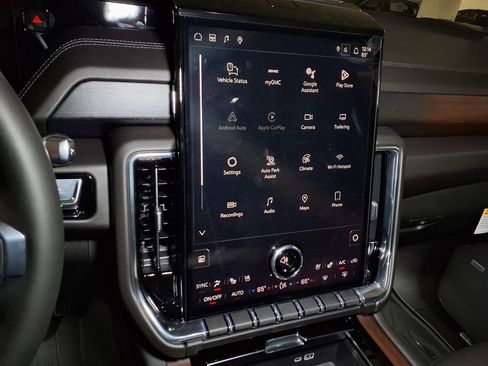New 2026 GMC Yukon Denali w/ Sun & Power Step Package AWD/4WD image 18