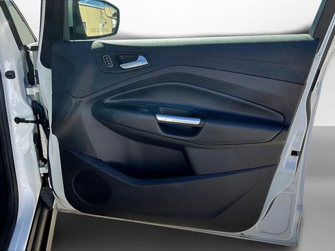 Used 2017 Ford C-MAX SE image 26