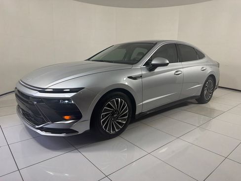 Certified 2025 Hyundai Sonata SEL FWD image 1