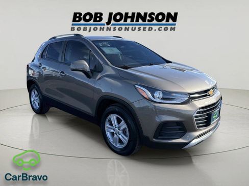 Certified 2021 Chevrolet Trax LT image 1