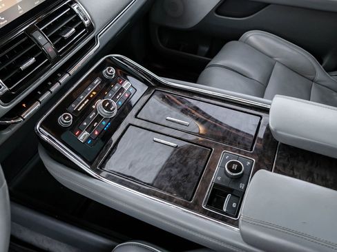 Used 2018 Lincoln Navigator Reserve w/ Technology Package image 32